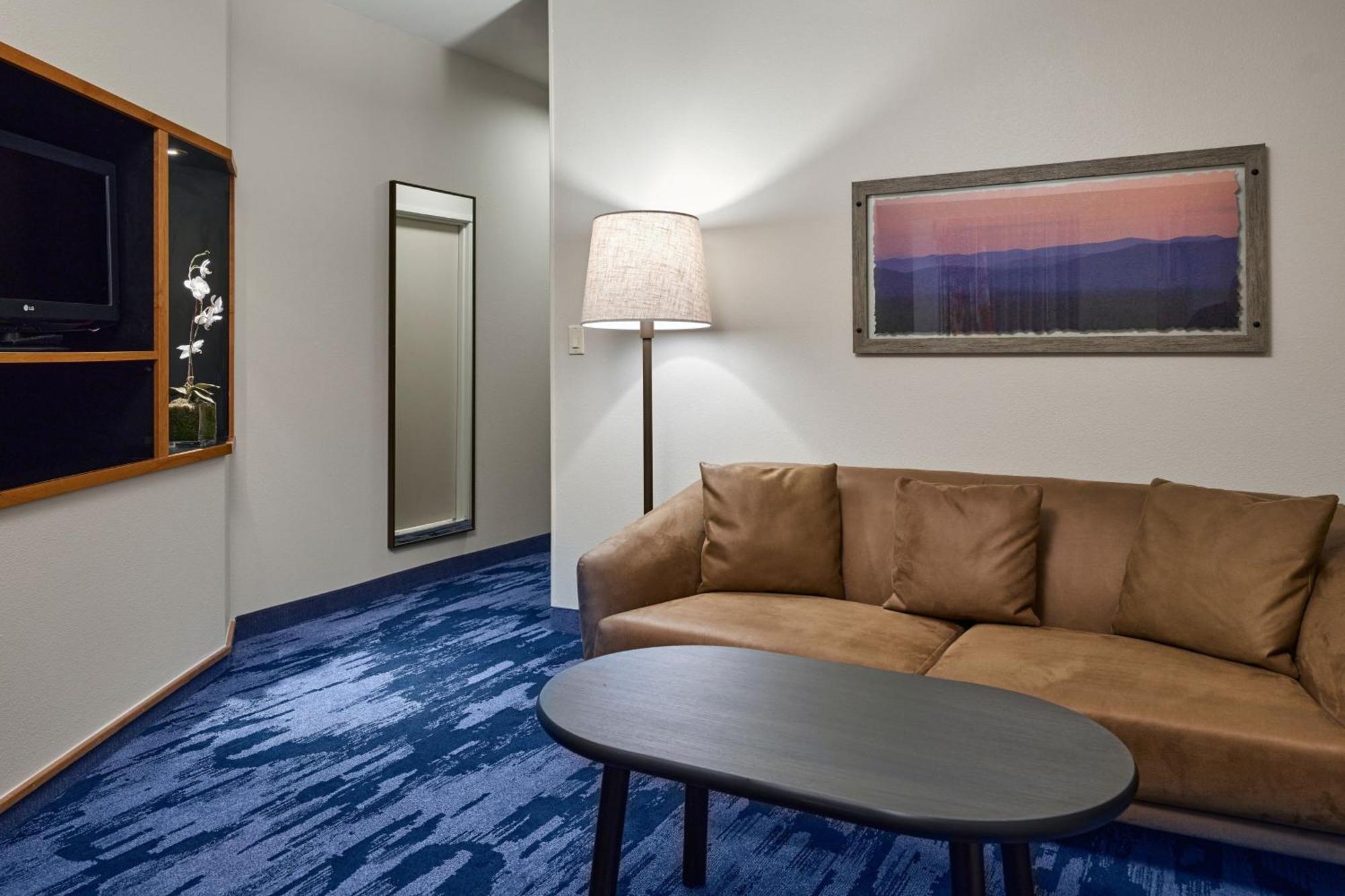 Fairfield Inn & Suites Берлингтон Экстерьер фото