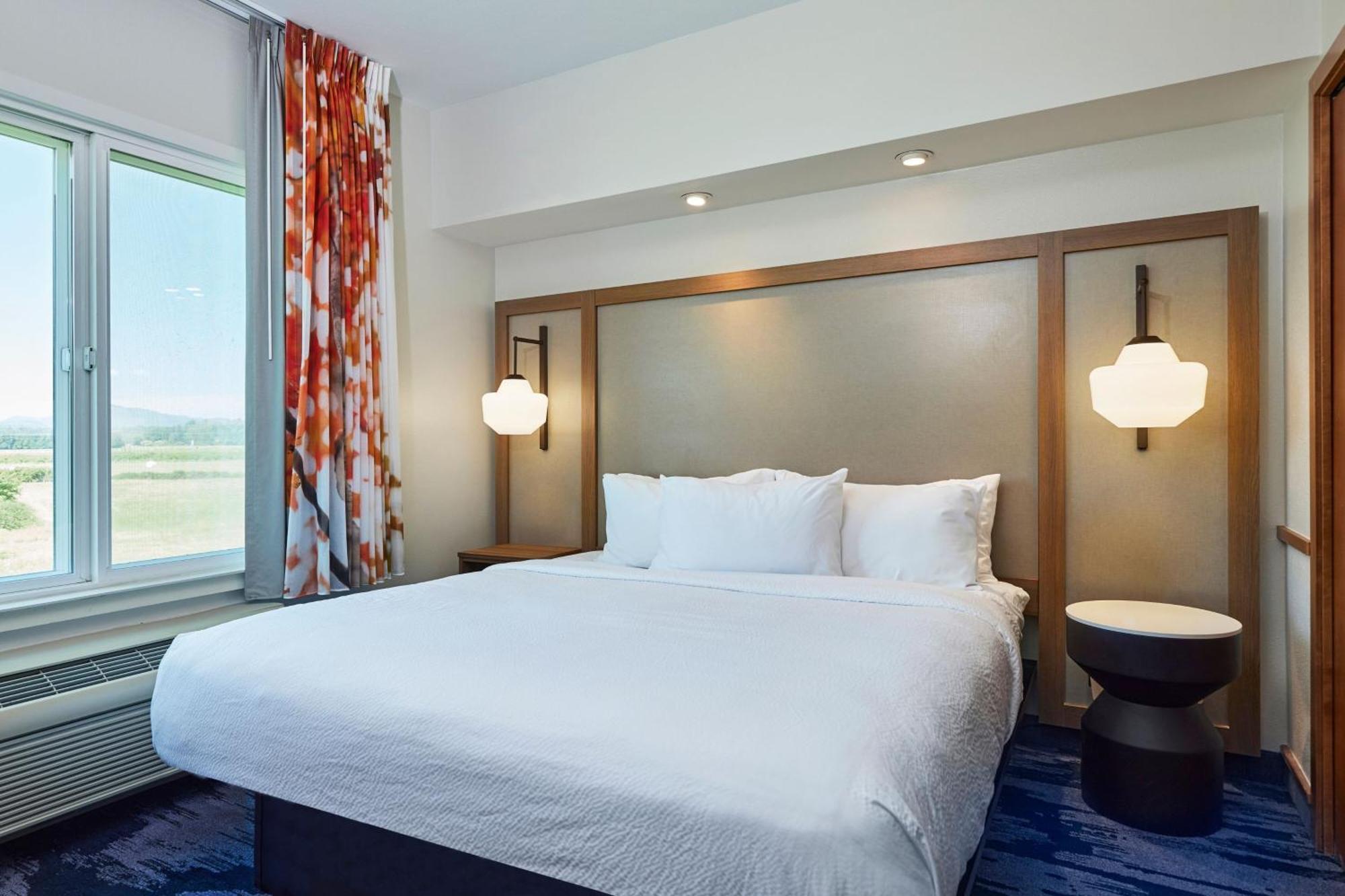 Fairfield Inn & Suites Берлингтон Экстерьер фото
