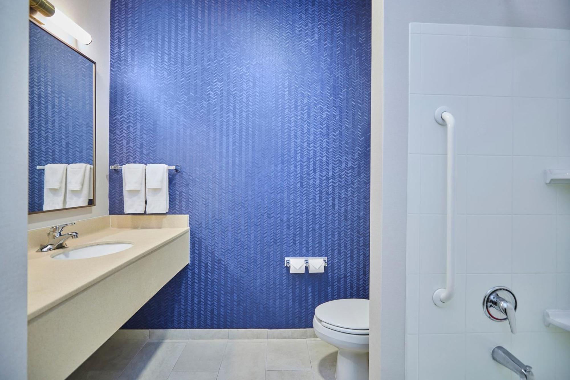 Fairfield Inn & Suites Берлингтон Экстерьер фото