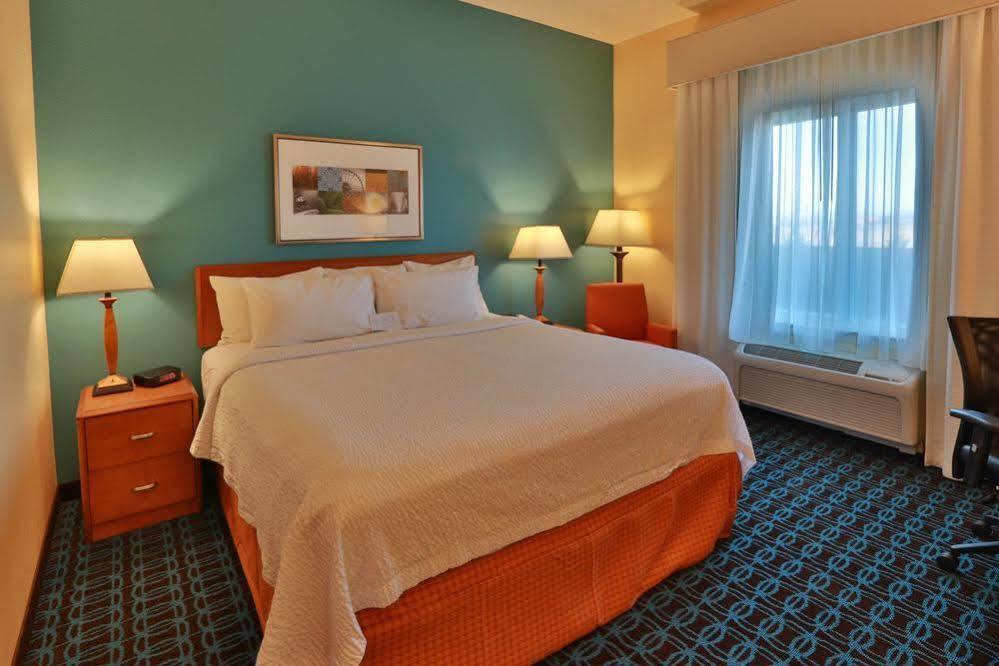 Fairfield Inn & Suites Берлингтон Экстерьер фото
