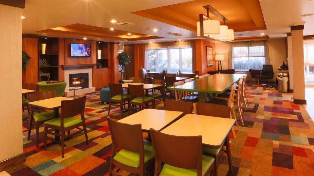 Fairfield Inn & Suites Берлингтон Экстерьер фото