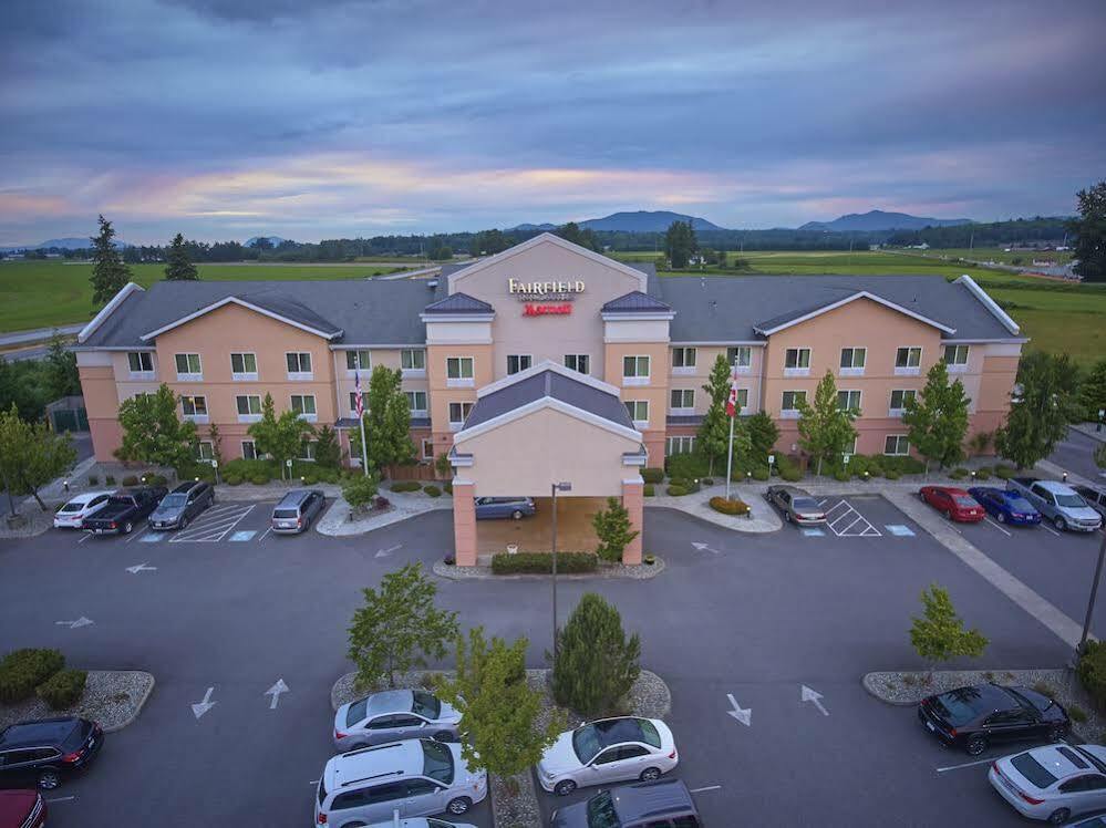 Fairfield Inn & Suites Берлингтон Экстерьер фото